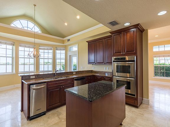 5th image of 700 Lansden Ct
