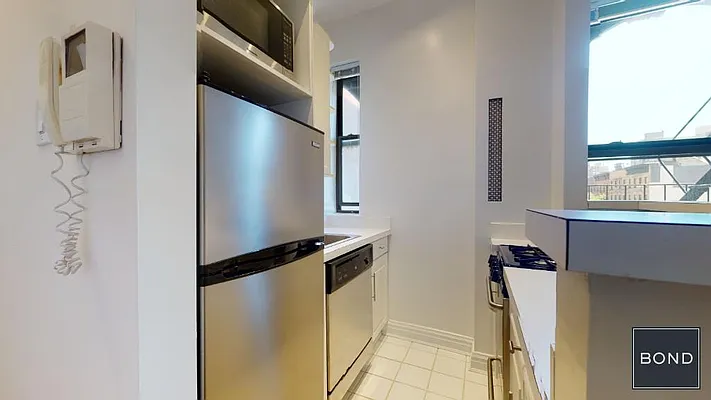 Rented by Bond New York | media 9