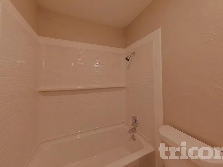1226 Meadow Creek Dr — Photo 18