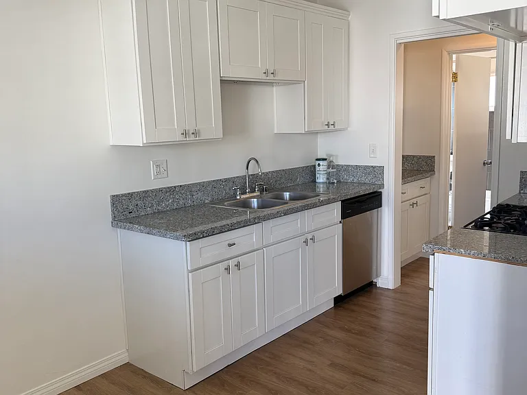 536 W Amerige Ave #C — Photo 12