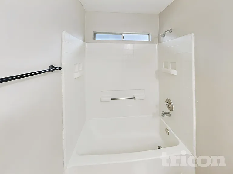 1016 Deerpass Dr — Photo 10