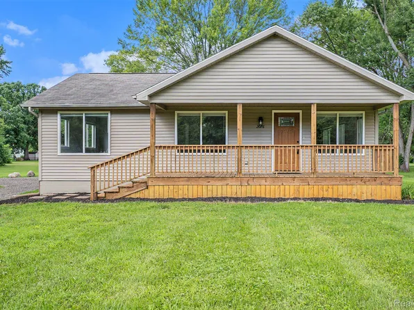 2076 S Genesee Rd, Burton, MI 48519