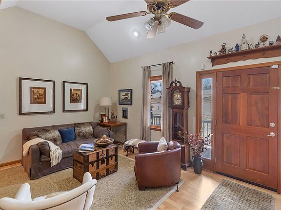 5th image of 109 Holder St