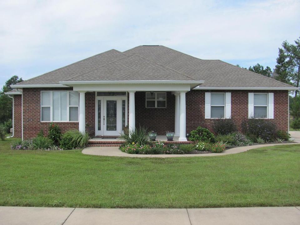 1st image of 421 Club House Dr W