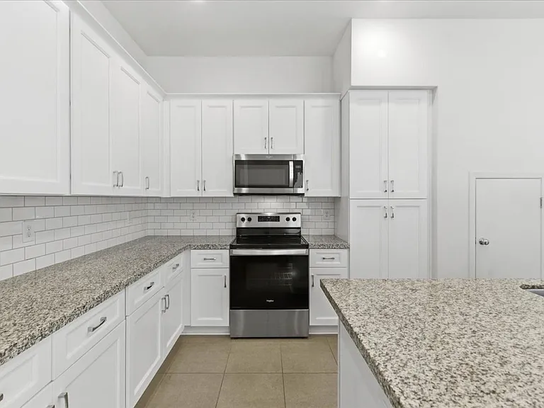 265 E Balsam Dr — Photo 15