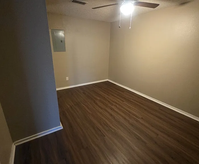 707 Devonian Dr — Photo 13