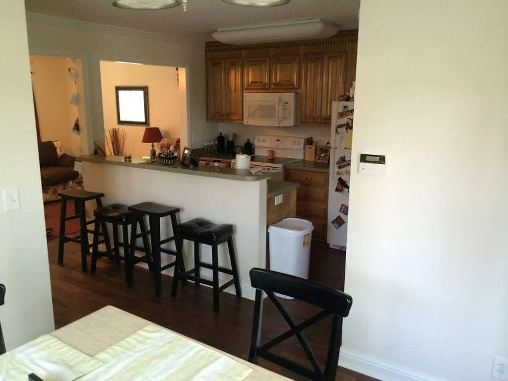 3 bed, 2.5 bath, 1100 sqft, $1,550 — Photo 4