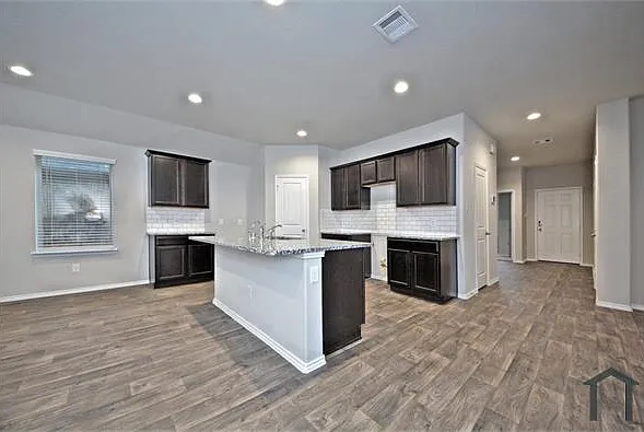 1510 Ashford Bend Ln — Photo 10