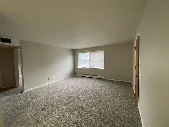 3rd image of 7107-7115 N Miramar Dr #1401