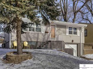 8020 Park Dr, Ralston, NE 68127