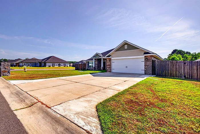 4 bed, 3.0 bath, 2265 sqft, $3,200 — Photo 3