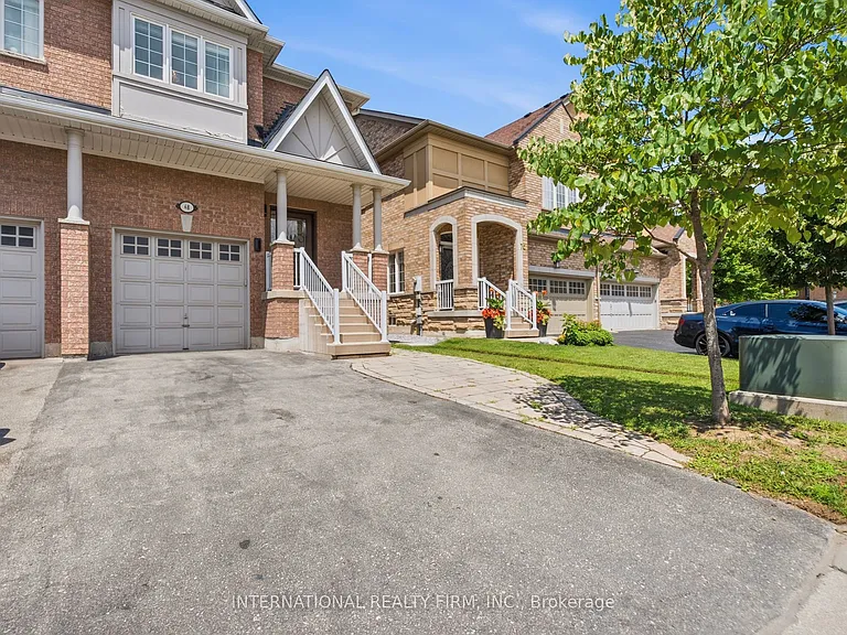 68 Old Orchard Cres — Photo 2