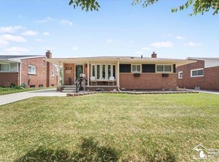 2351 Medford St, Trenton, MI 48183