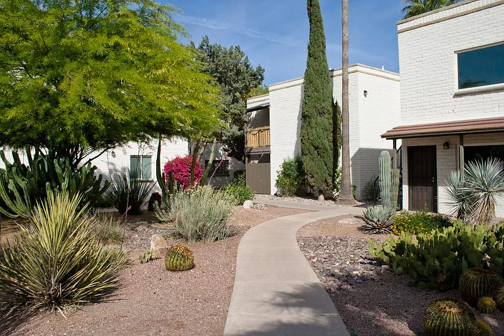 3 bed, 1420 sqft, $1,850 — Photo 1