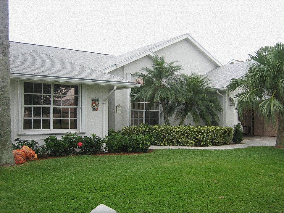 Fabulous Oversized cul-de-sac Lot New Kitchen & Bath  Move in Ready