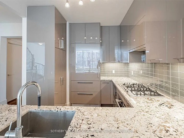 29 Queens Quay E #Townhouse 113 — Photo 7