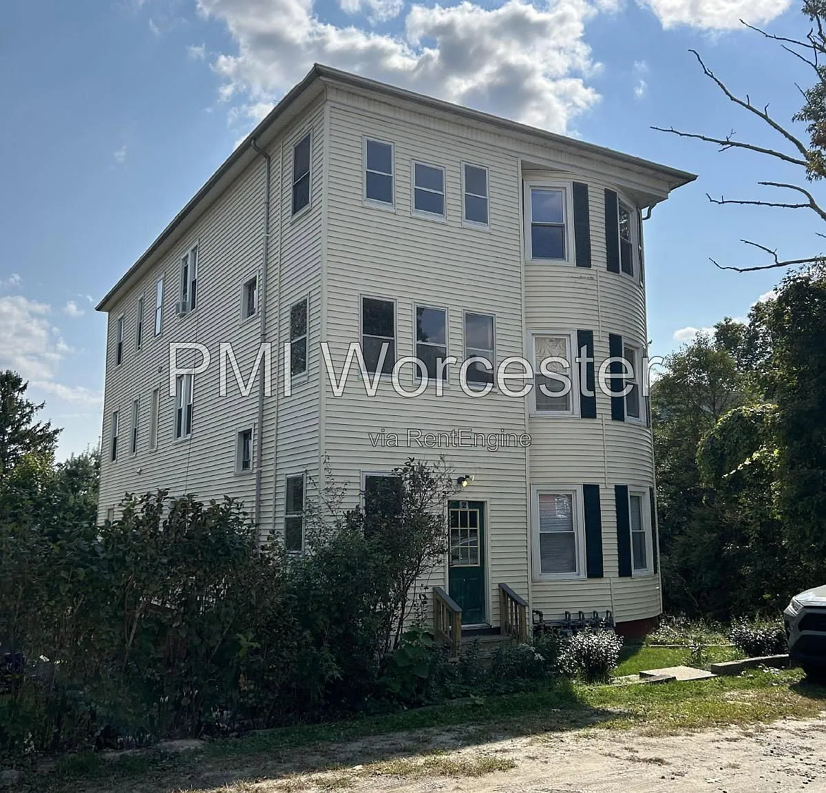 2 bed, 1.0 bath, $1,590 — Photo 1