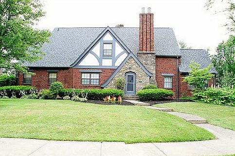 2nd image of 211 Hillcrest Ave