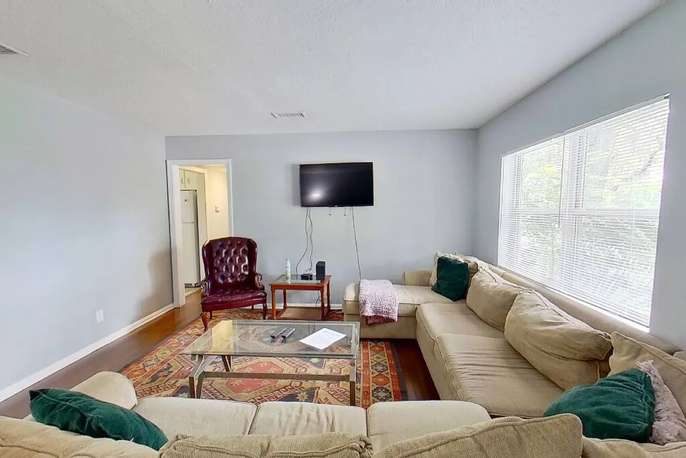 4 bed, 1608 sqft, $5,300 — Photo 1