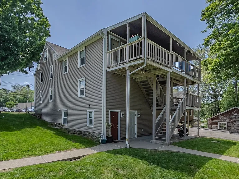 Fitchville Inn Apts. — Photo 11