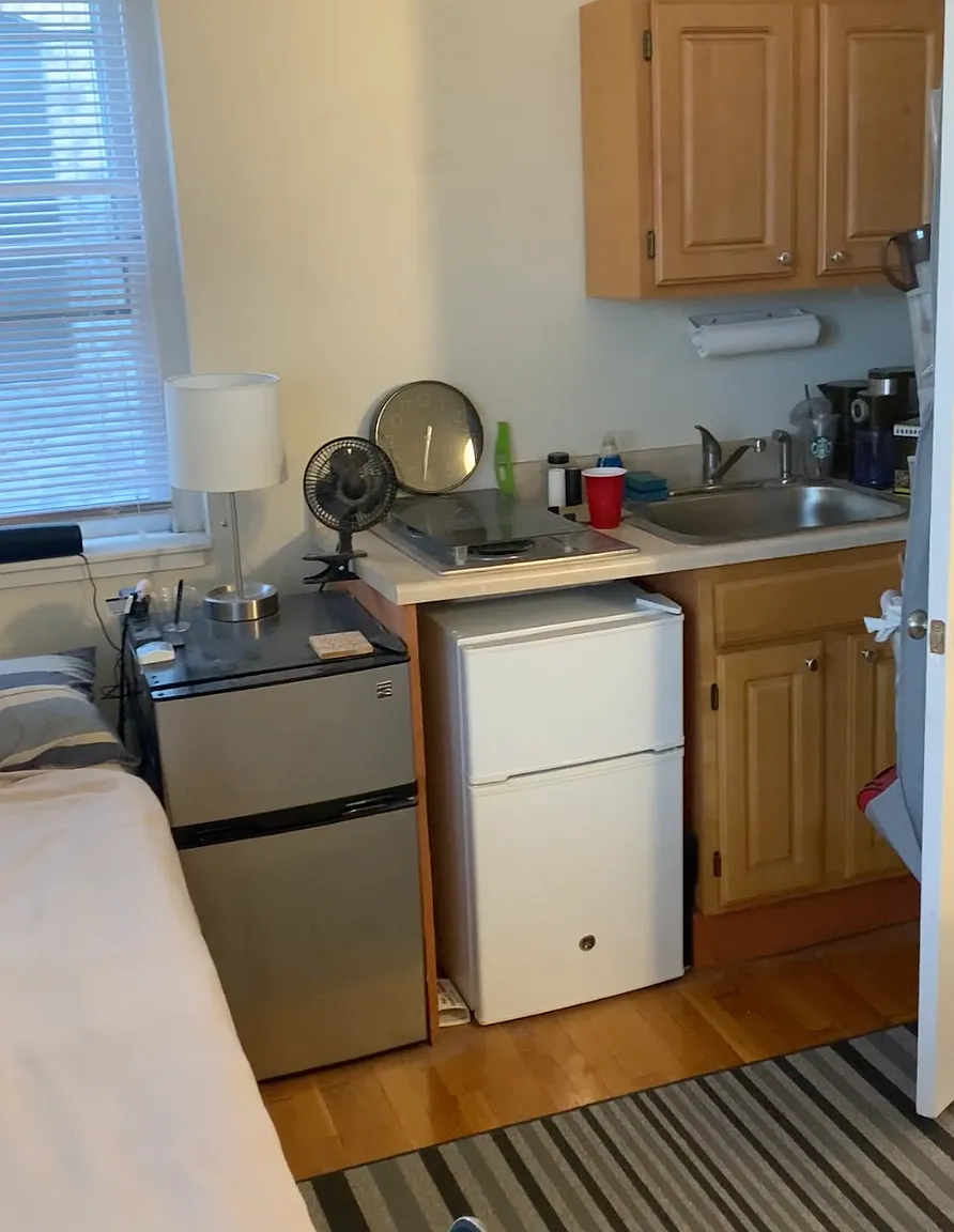 Studio, 225 sqft, $1,800 — Photo 3