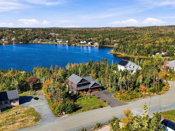 134 Hargrove Ln, Whites Lake, NS B3T 0H8