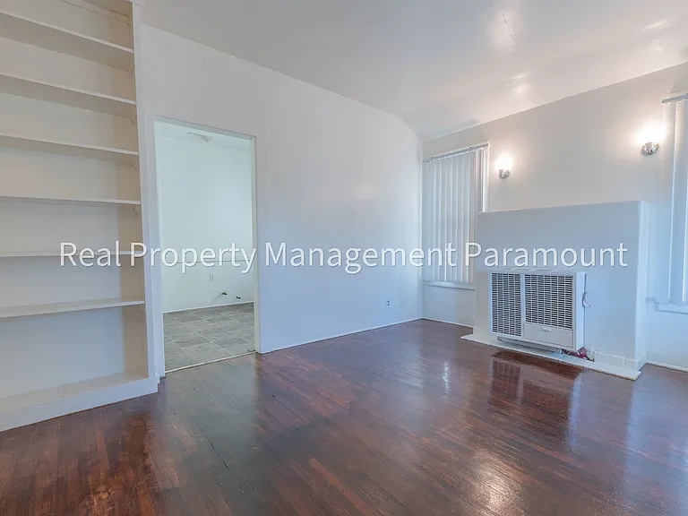 333 W 57th St — Photo 3