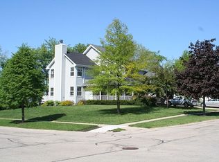 801 Roger Rd, Woodstock, IL 60098