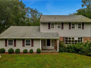 10 Connally Dr, Old Saybrook, CT 06475