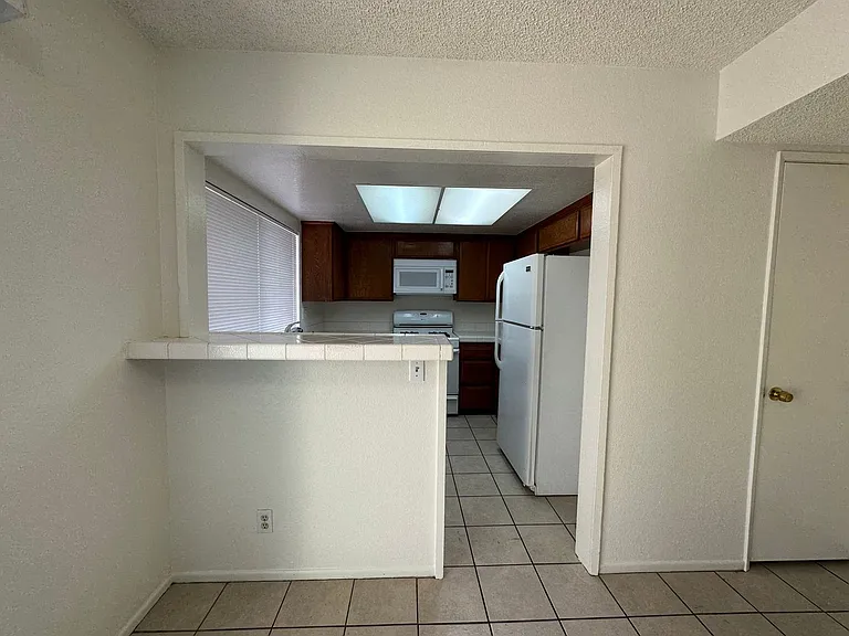 1594 Christopher Ln — Photo 18