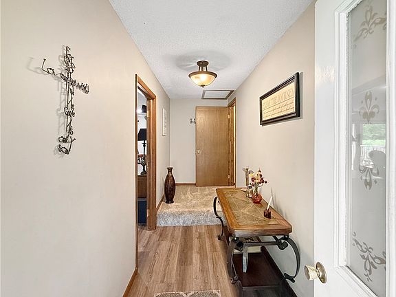 4th image of 1265 W Ash Ave