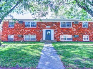 107 College Park Ct, Normal, IL 61761