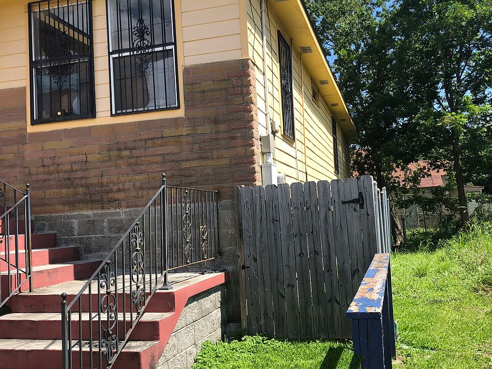 2nd image of 3811 N Prieur St