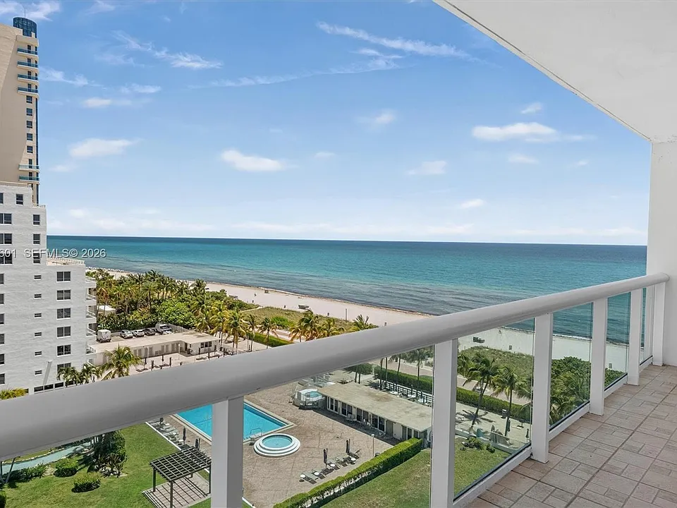 5001 Collins Ave #9H