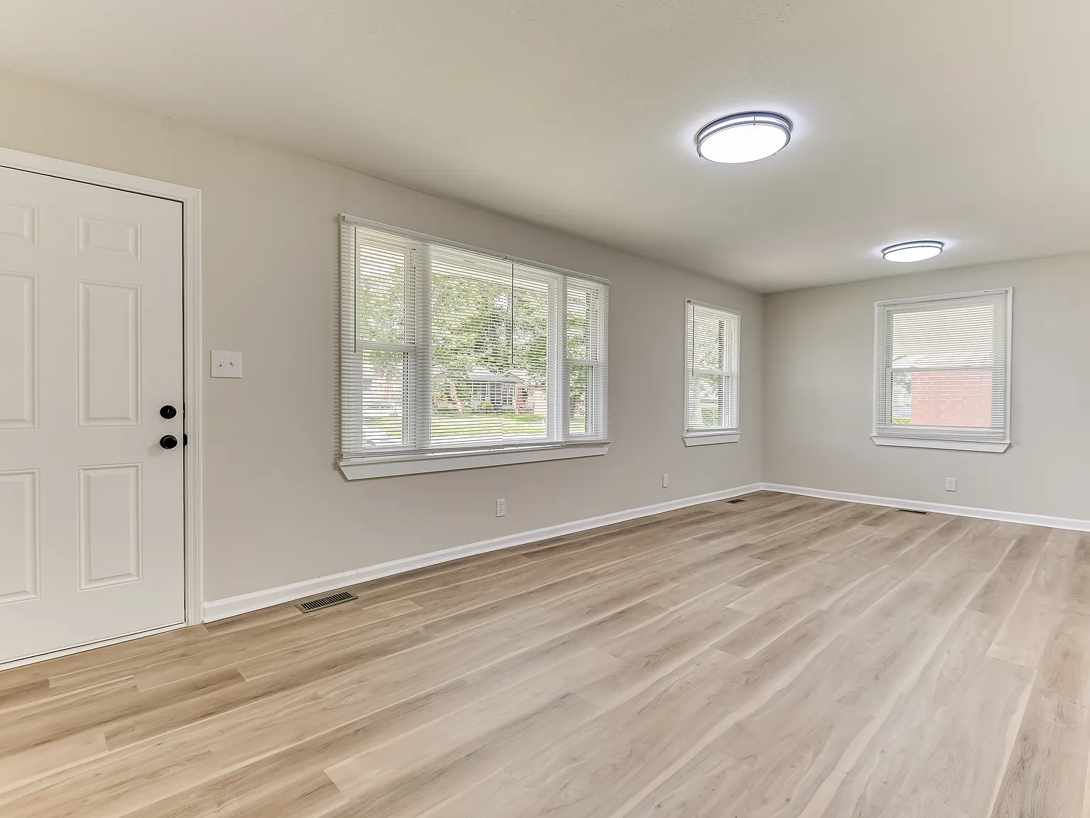 2 bed, 972 sqft, $1,200 — Photo 3