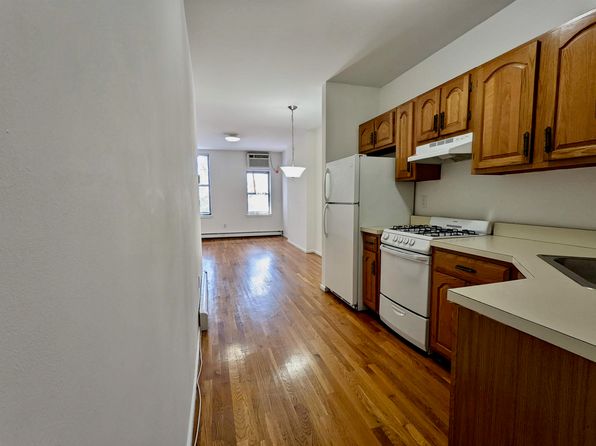 374 2nd St APT 5