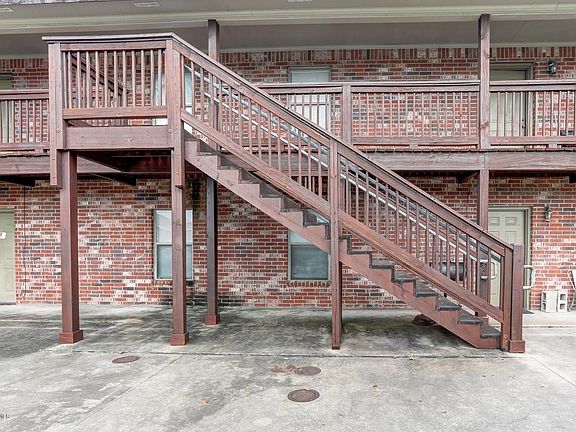3rd image of 424 Vieux Orleans Cir