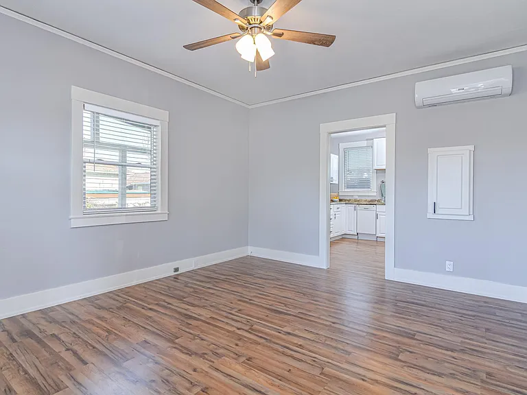364 N M St — Photo 11