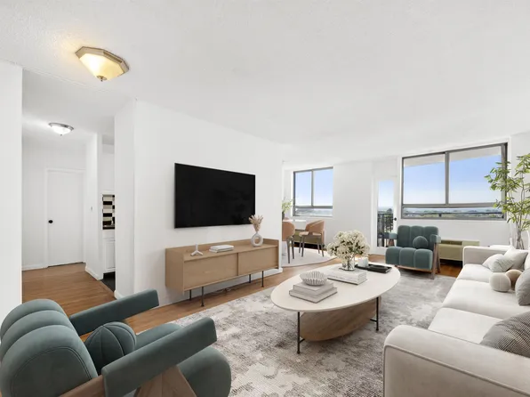 100 Manhattan Avenue image 1 of 22