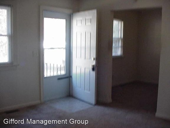 2nd image of 1301 Oak Park Ave