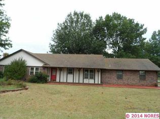 9015 E Misty Dr, Claremore, OK 74019