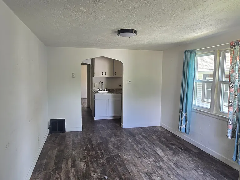 521 S Menlo Ave #2 — Photo 2