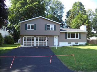 209 Riverdale Rd, Liverpool, NY 13090