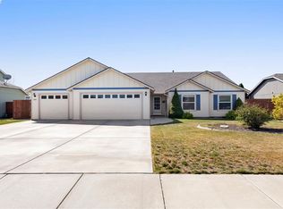 5661 Leilani St, West Richland, WA 99353