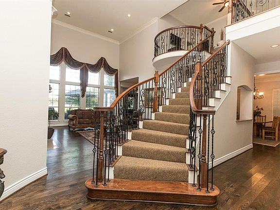 2nd image of 1367 Barrington Dr