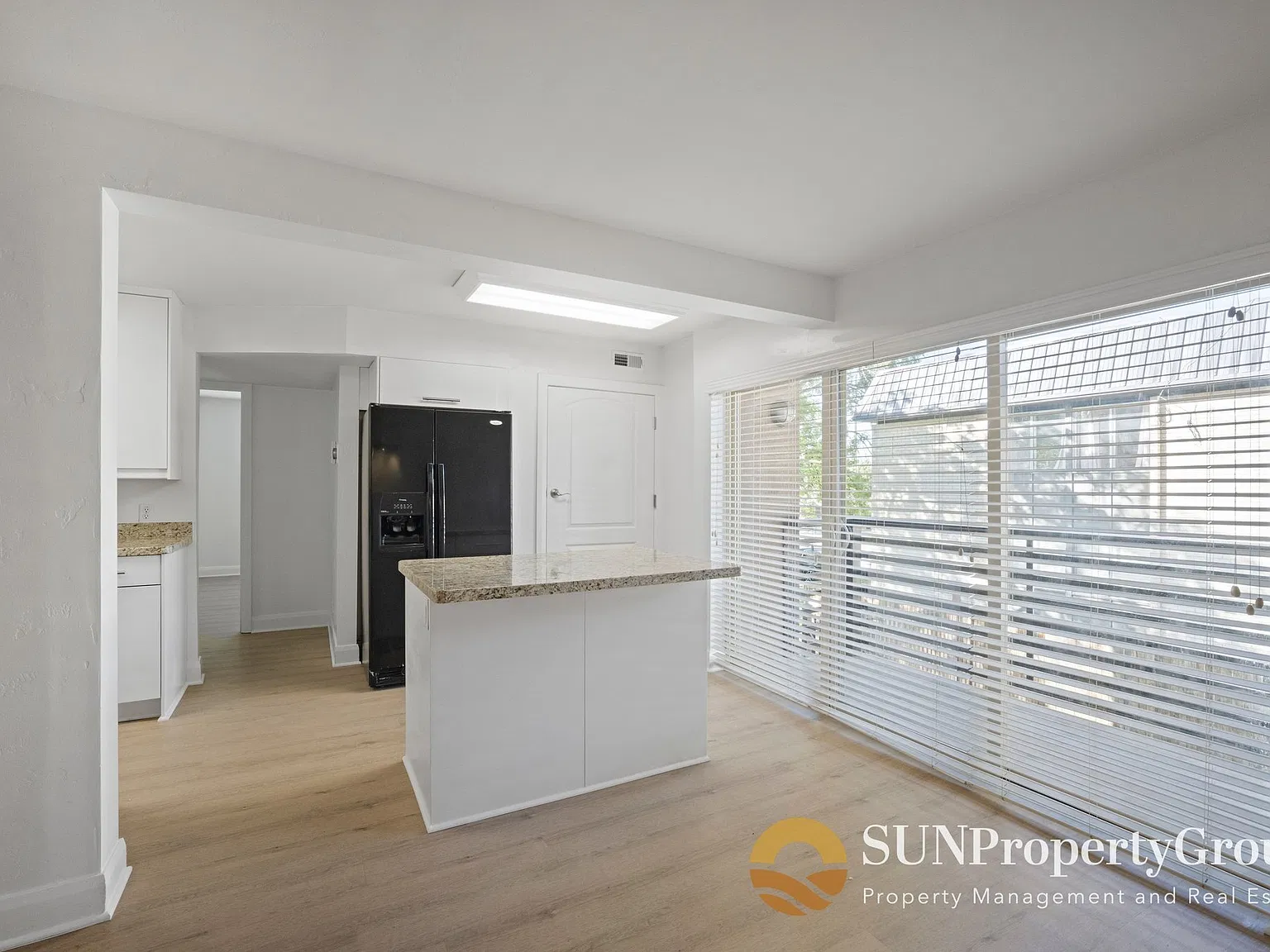 Spacious 2-Bedroom Near 9th & 9th! — Photo 4