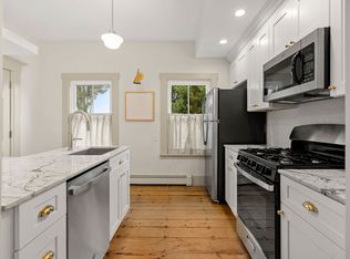 6 Mount Vernon St APT 1, Marblehead, MA 01945