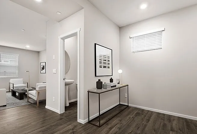 18725 Emmons Ct E — Photo 15