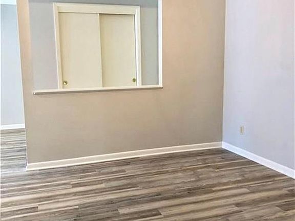 3rd image of 3820 Fairfield Ave Unit 120
