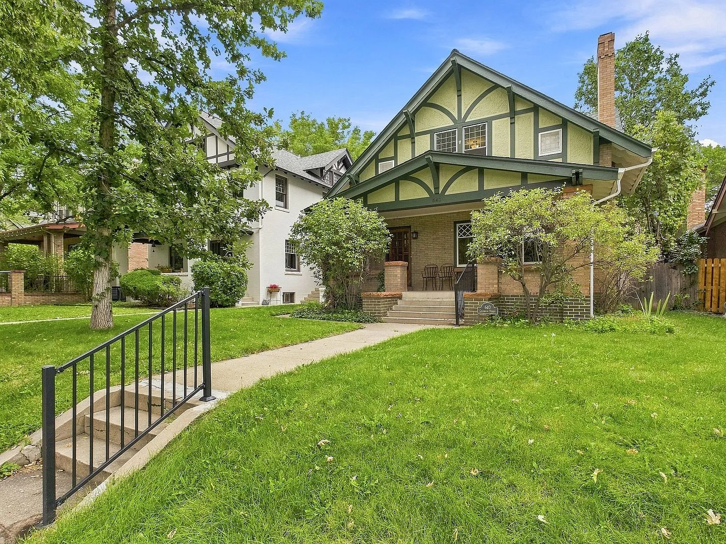 Charming 3bed/2.5 bath Available Now — Photo 1